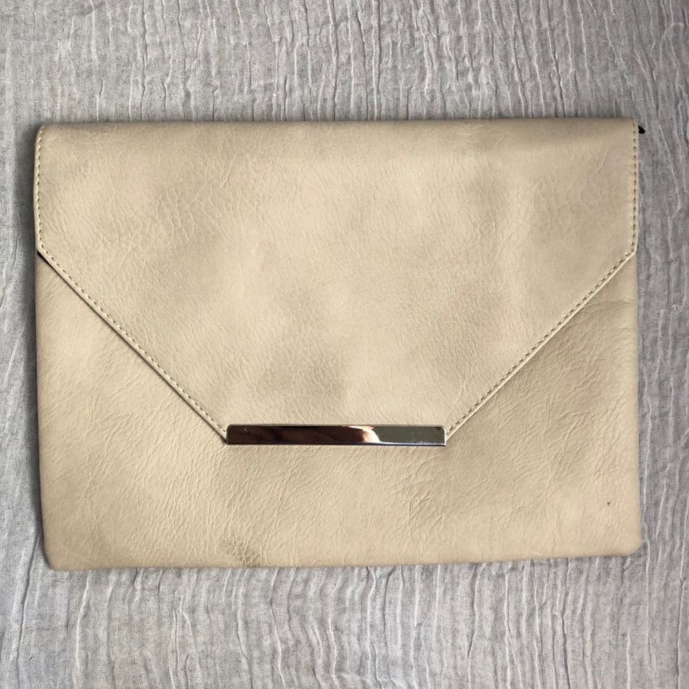 Large Clutch